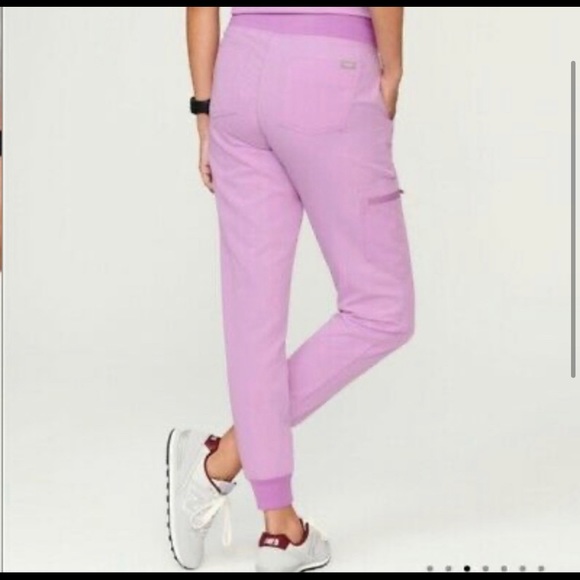 Women’s FIGS Dusk Set (Scrub Top & Bottom) - Picture 3 of 5